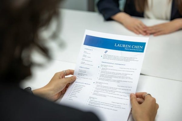 Quels conseils pour une recherche d'emploi dans le secteur du coaching en réduction de stress ?
